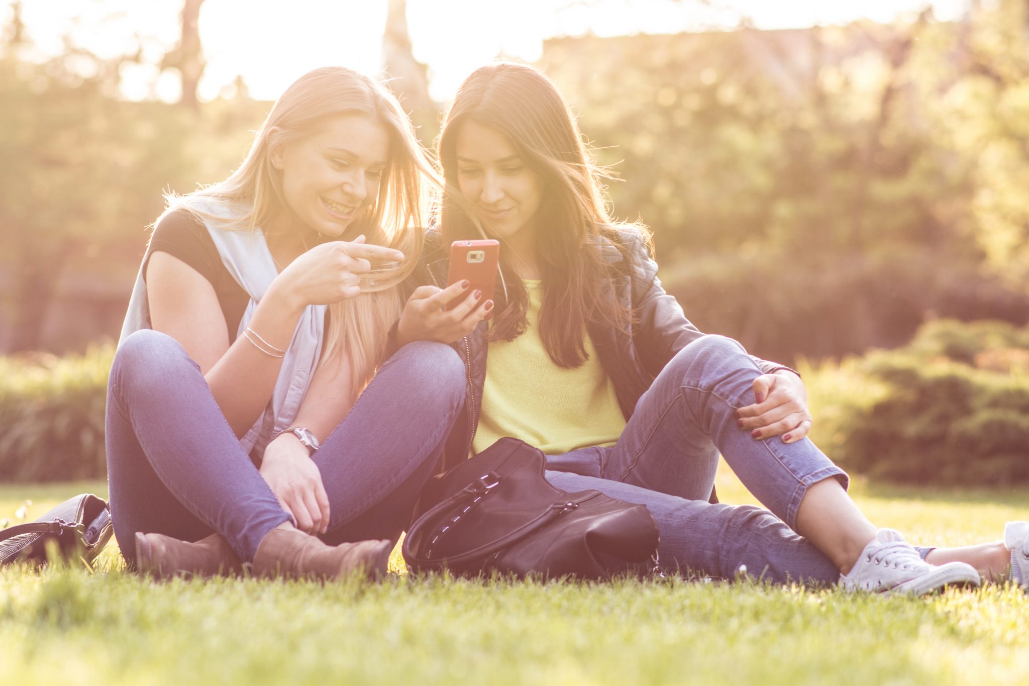 young-people-on-phone